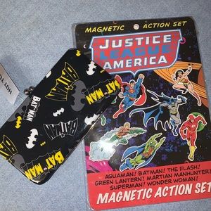 Batman wallet & Justice League Magnetic Action Set